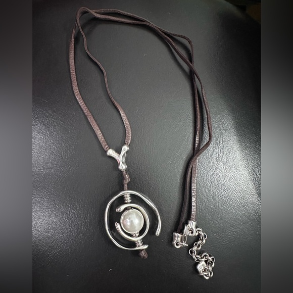 UNOde50 necklace with leather and pearl - Picture 2 of 4